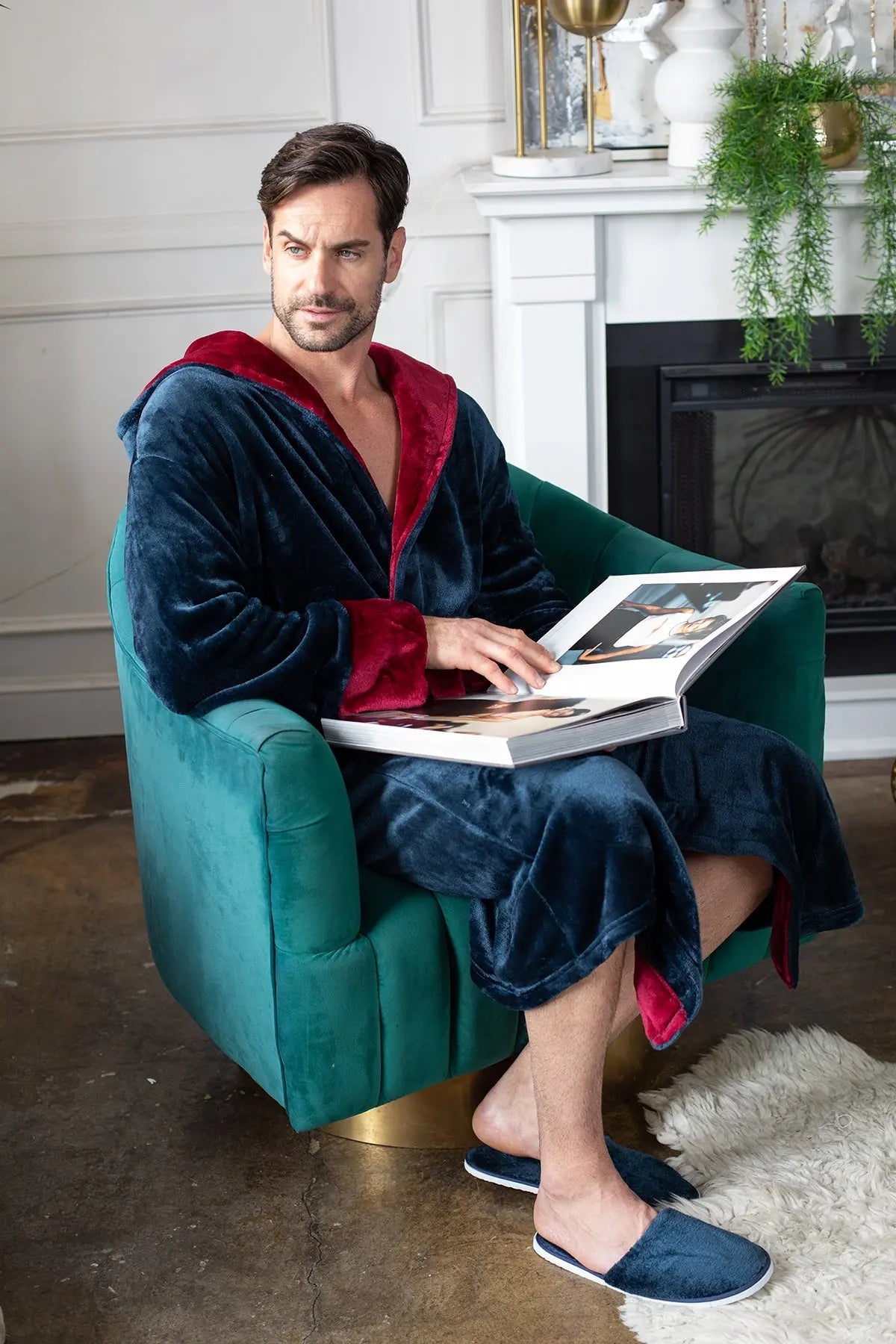 Men’s Robe with Hood - Elle Ere Peace