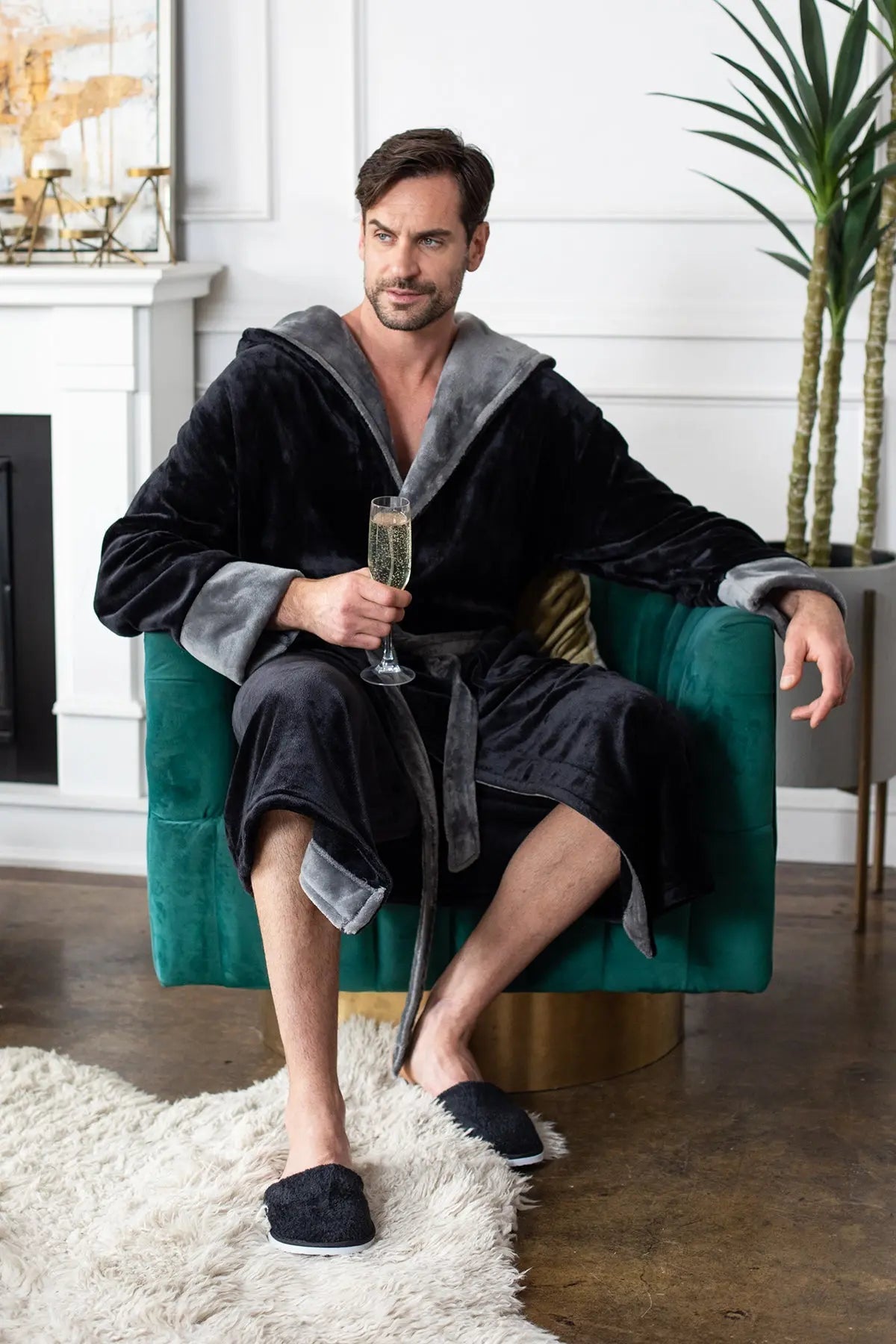 Men’s Robe with Hood - Elle Ere Peace