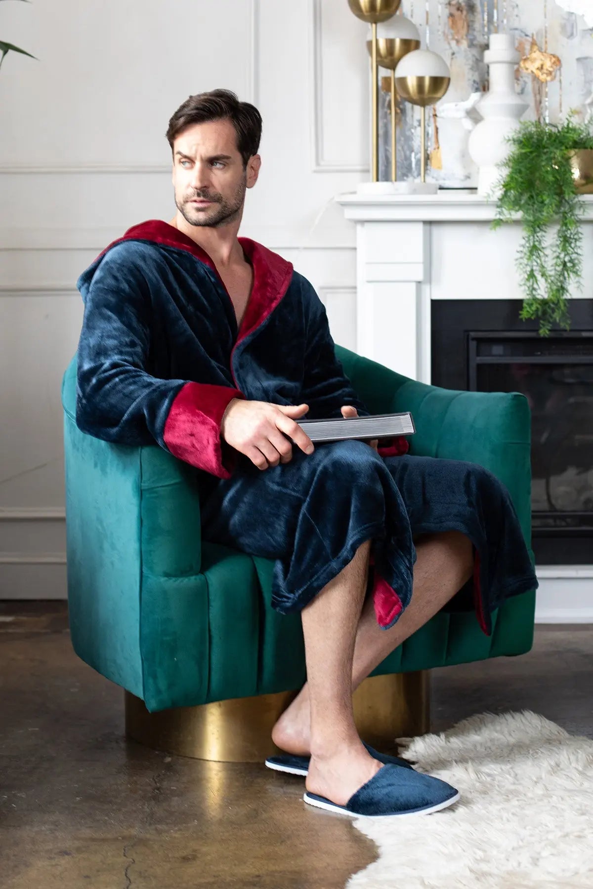 Men’s Robe with Hood - Elle Ere Peace