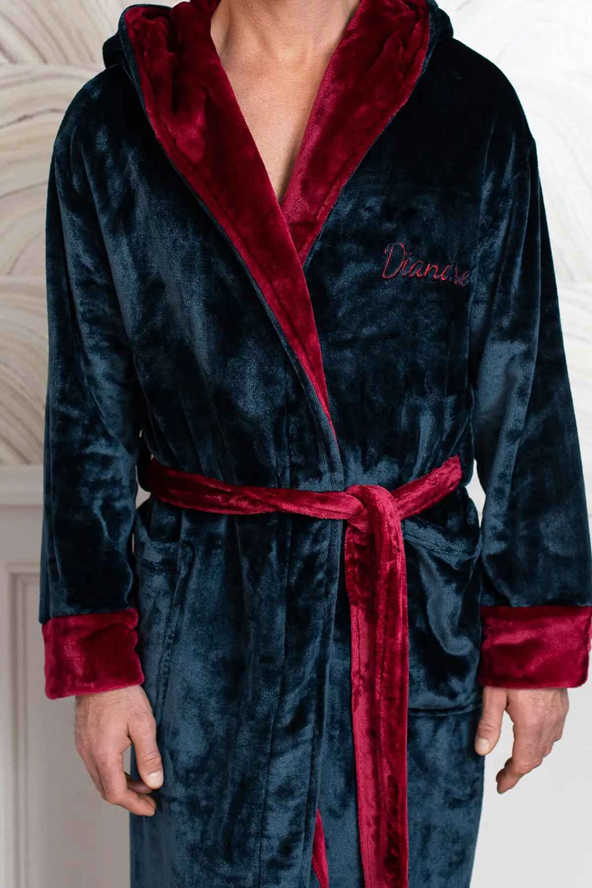 Men’s Robe with Hood - Elle Ere Peace