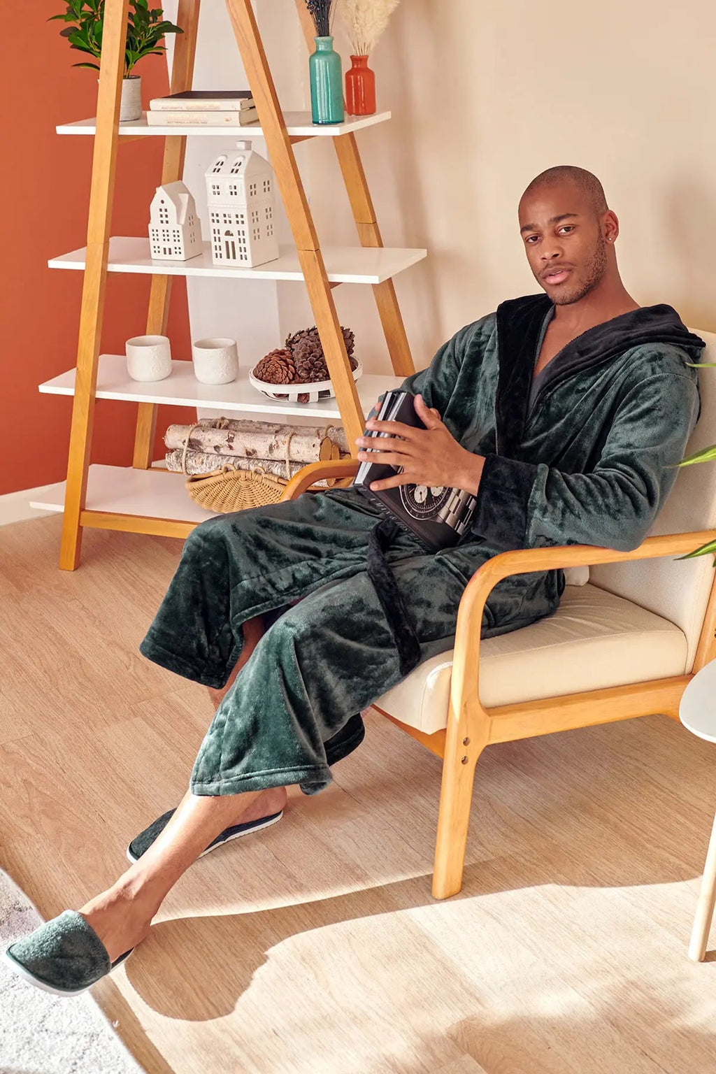 Men’s Robe with Hood - Elle Ere Peace